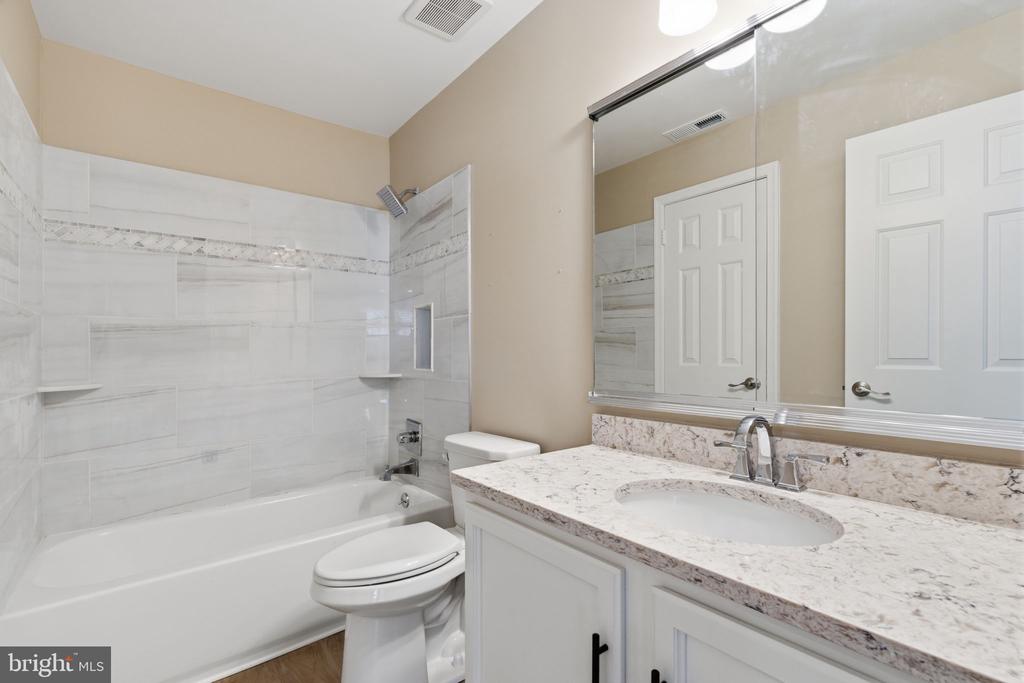 2104 BROOKHAVEN DRIVE 290