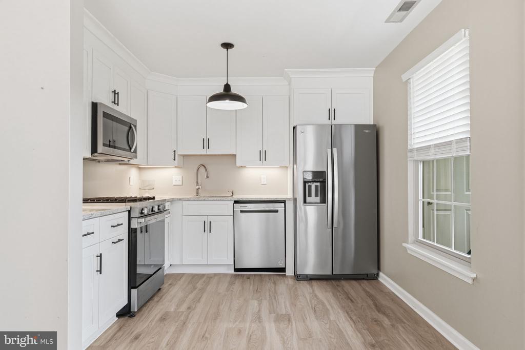 2104 BROOKHAVEN DRIVE 290