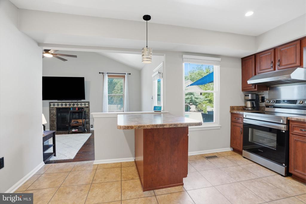 381 ALBERTS WAY