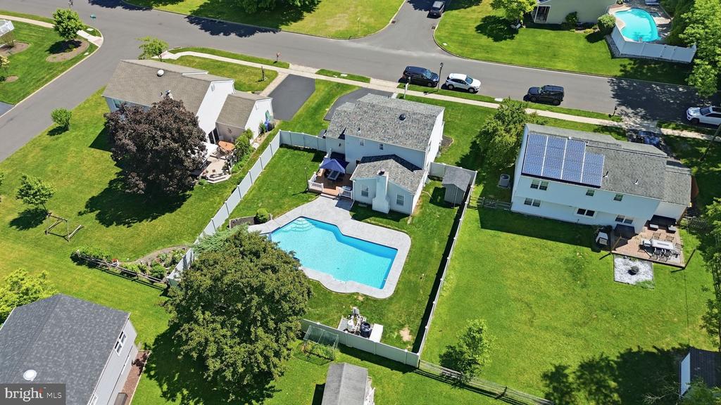 381 ALBERTS WAY