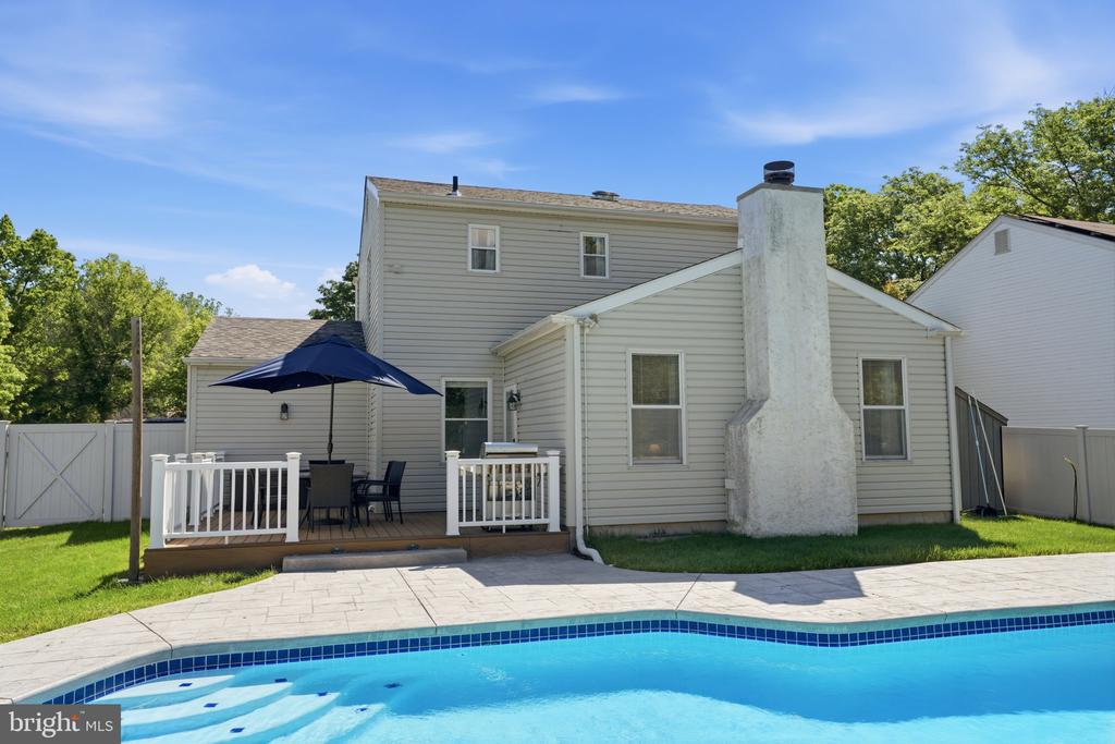 381 ALBERTS WAY