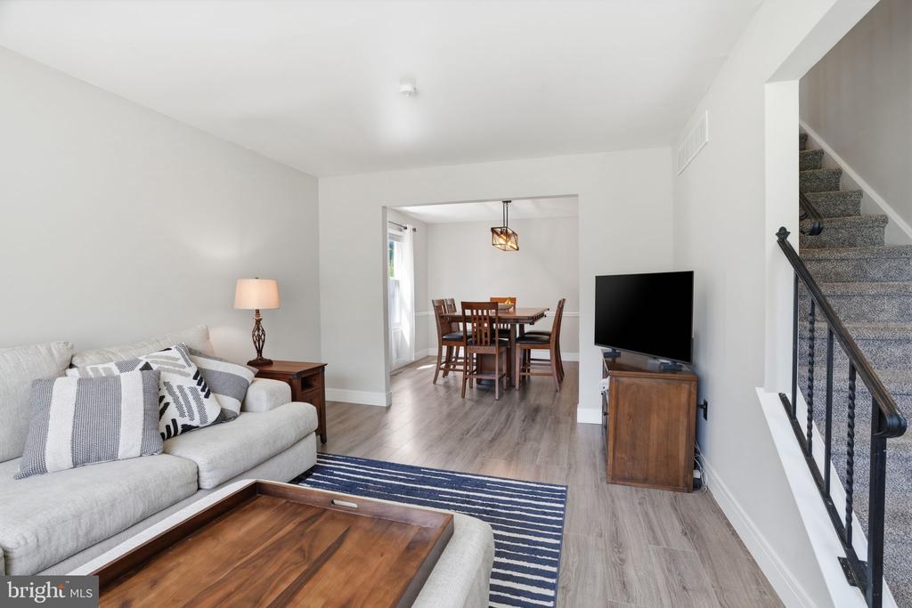 381 ALBERTS WAY