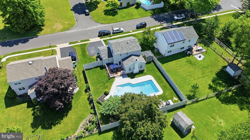 381 ALBERTS WAY