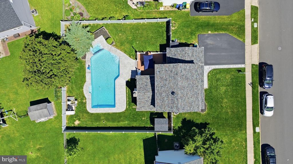 381 ALBERTS WAY