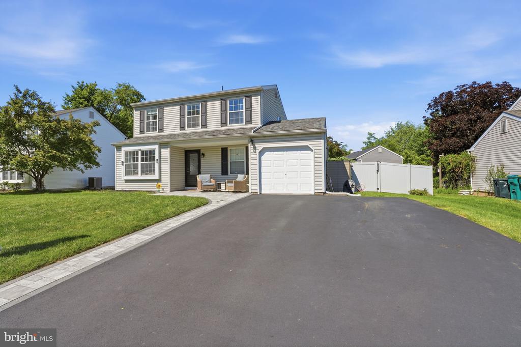 381 ALBERTS WAY