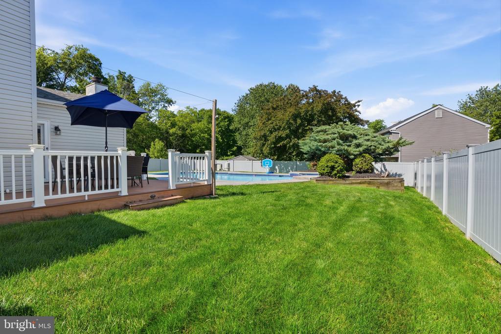 381 ALBERTS WAY
