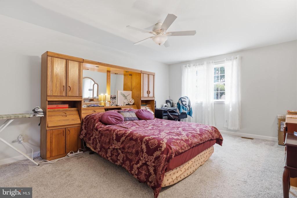 103 RALEIGH WAY