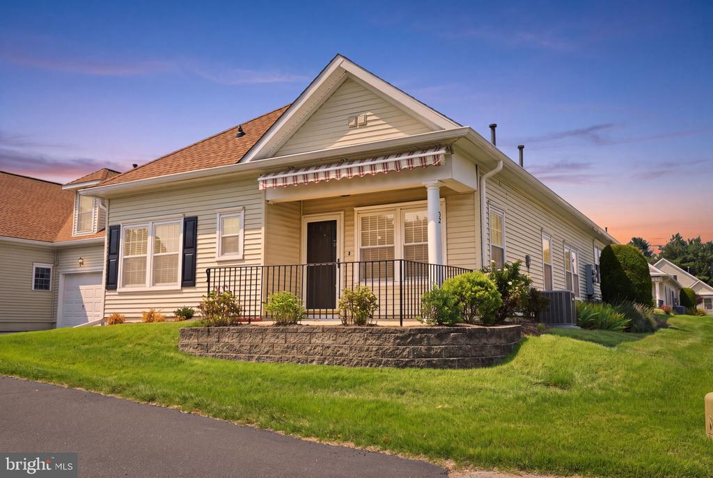 52 AVENROWE COURT