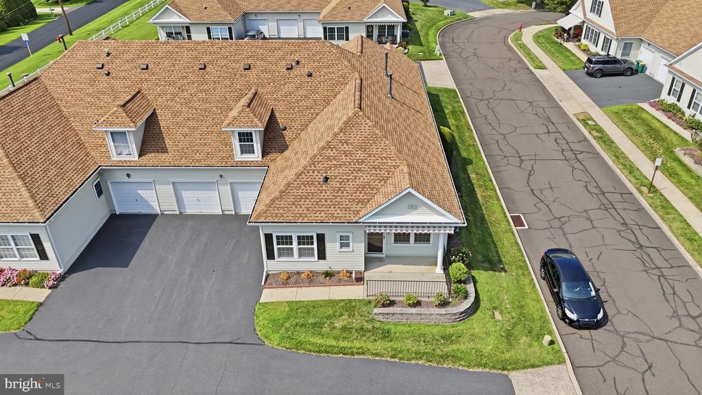 52 AVENROWE COURT