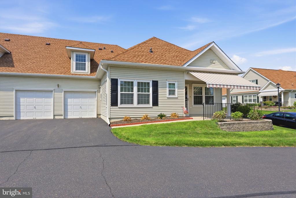 52 AVENROWE COURT
