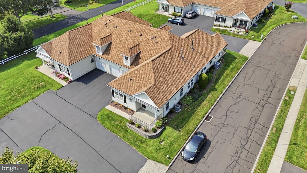 52 AVENROWE COURT