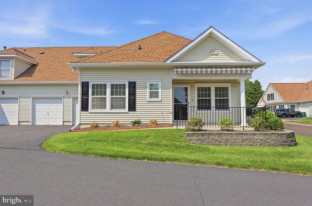 52 AVENROWE COURT