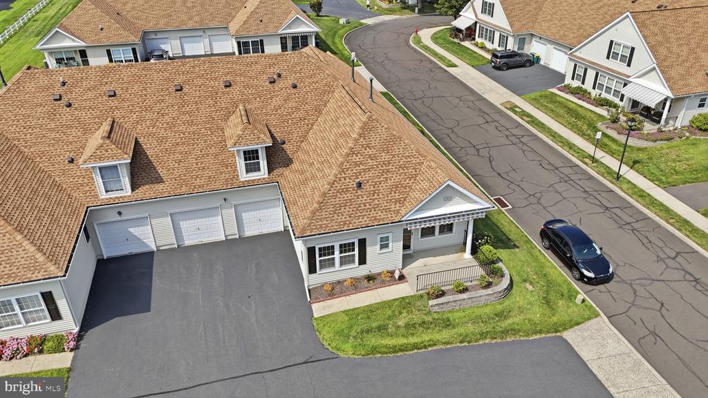 52 AVENROWE COURT