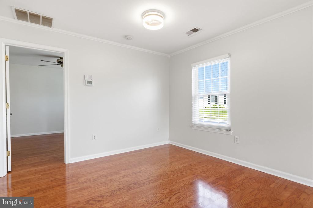 52 AVENROWE COURT