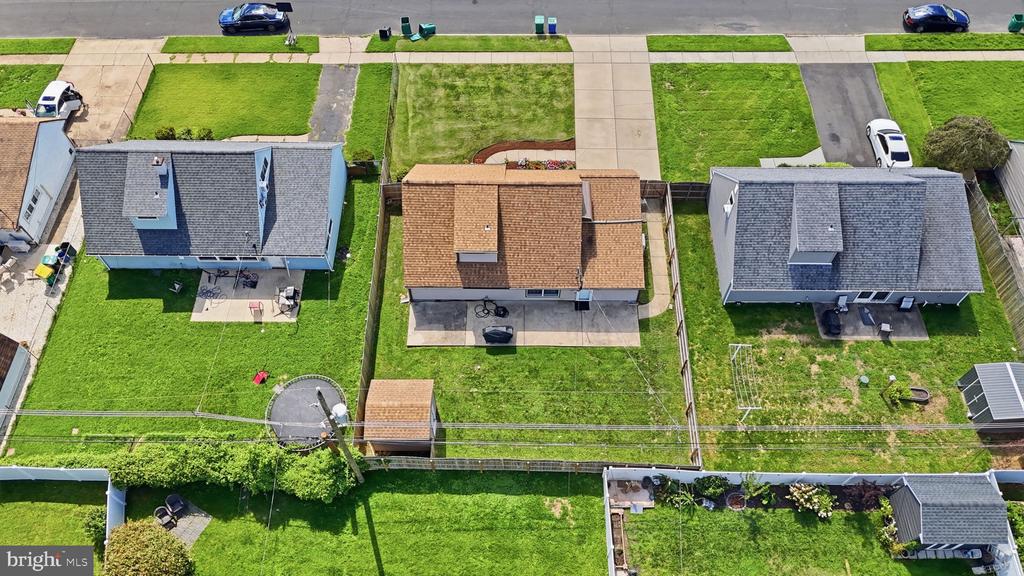 16 PARKSIDE CIRCLE