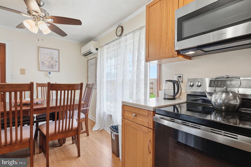 16 PARKSIDE CIRCLE