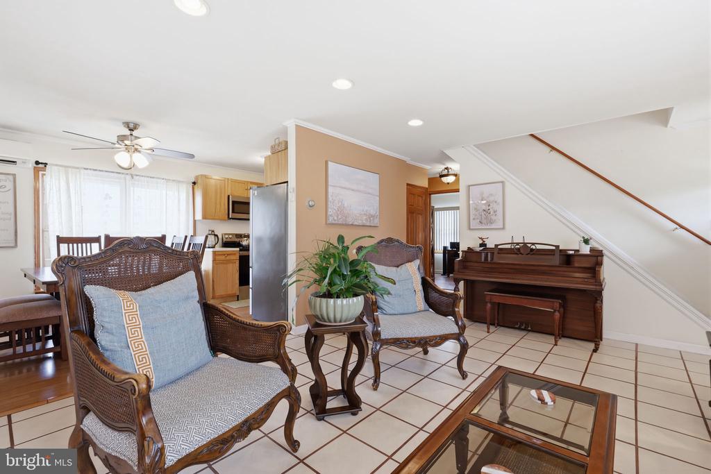 16 PARKSIDE CIRCLE