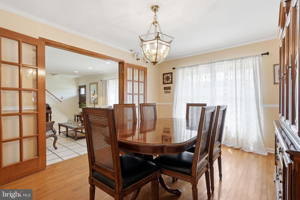 16 PARKSIDE CIRCLE