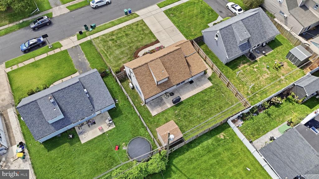 16 PARKSIDE CIRCLE