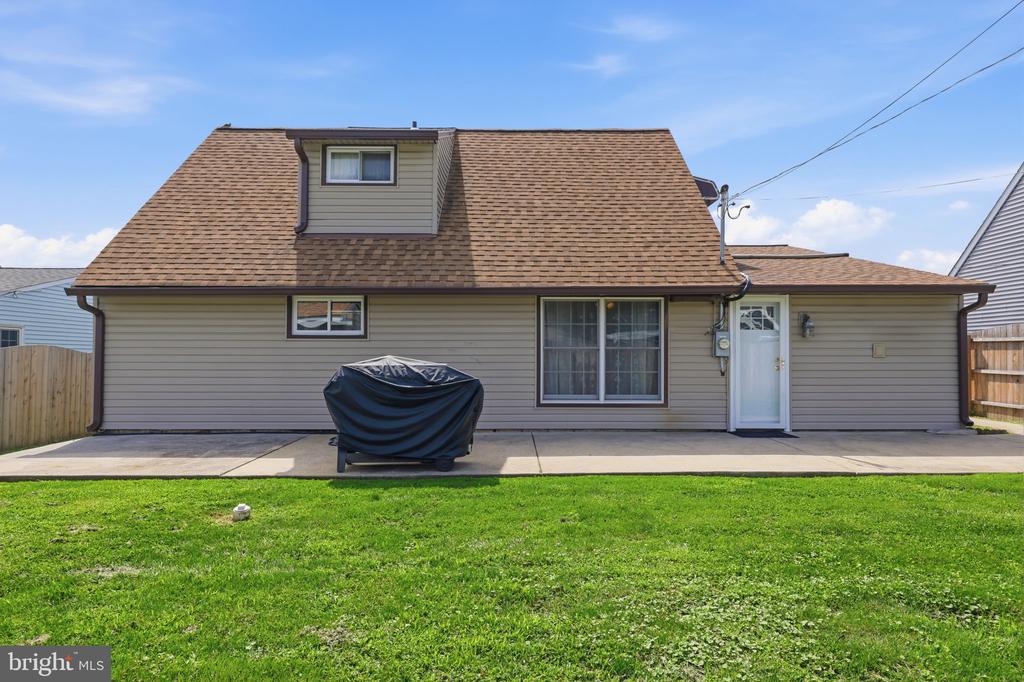 16 PARKSIDE CIRCLE