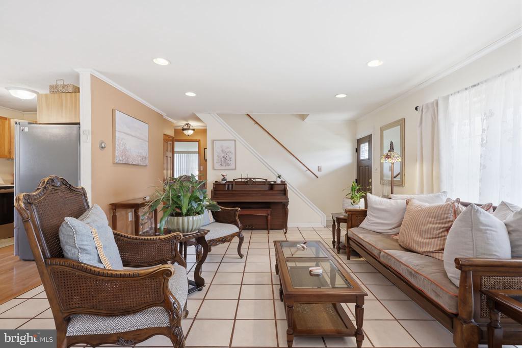 16 PARKSIDE CIRCLE