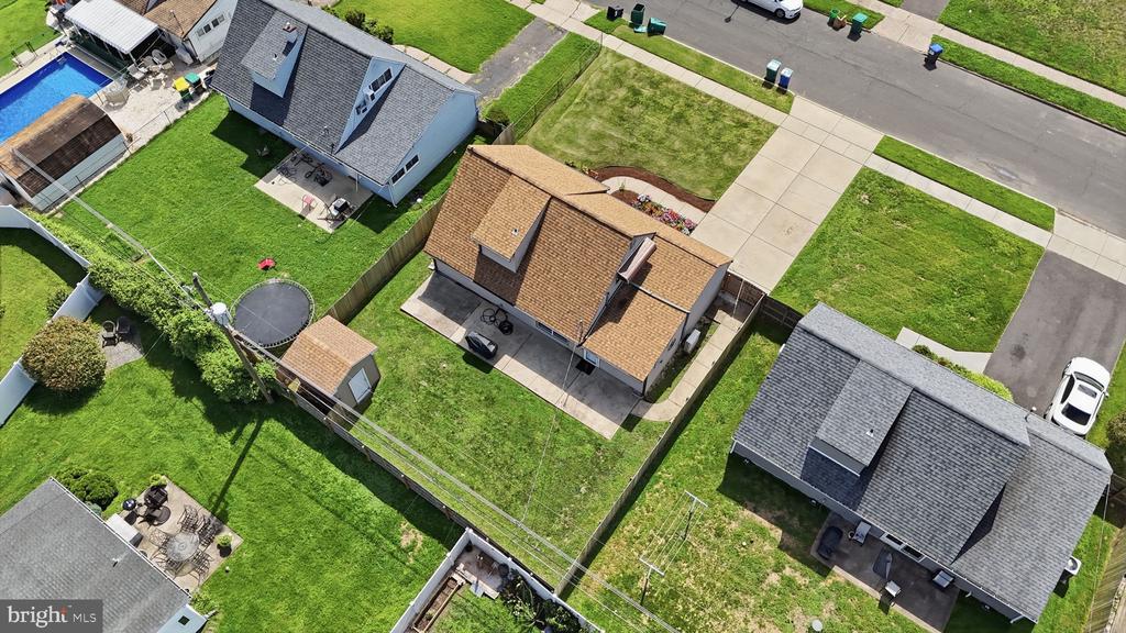 16 PARKSIDE CIRCLE