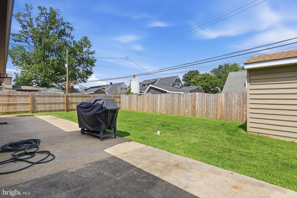 16 PARKSIDE CIRCLE