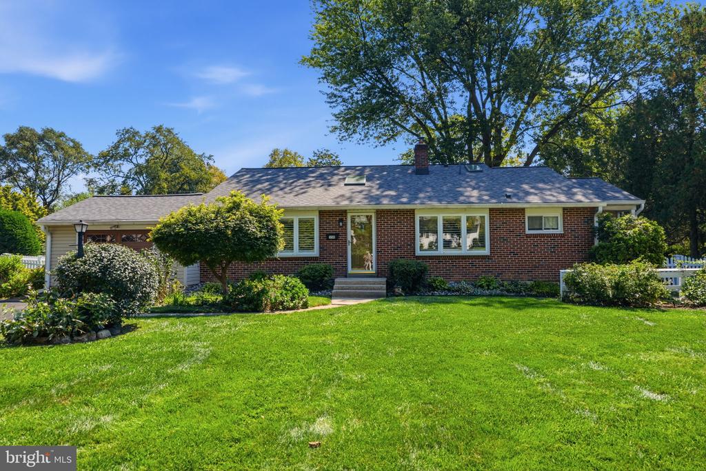 350 SUMMIT AVENUE