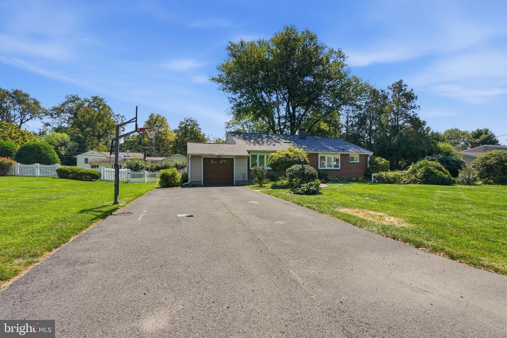 350 SUMMIT AVENUE