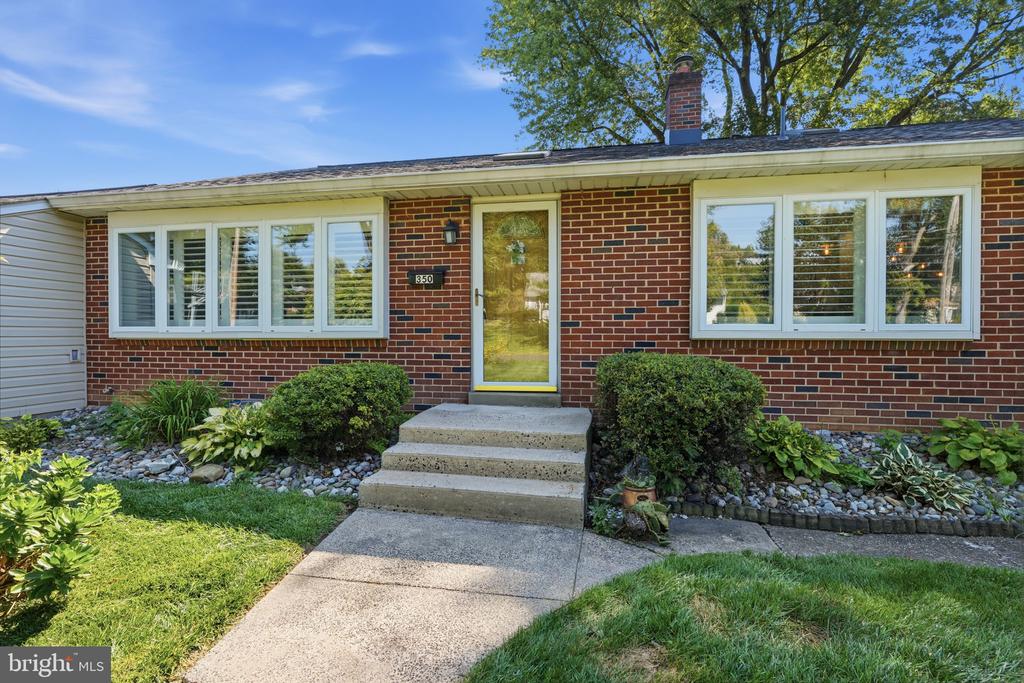 350 SUMMIT AVENUE