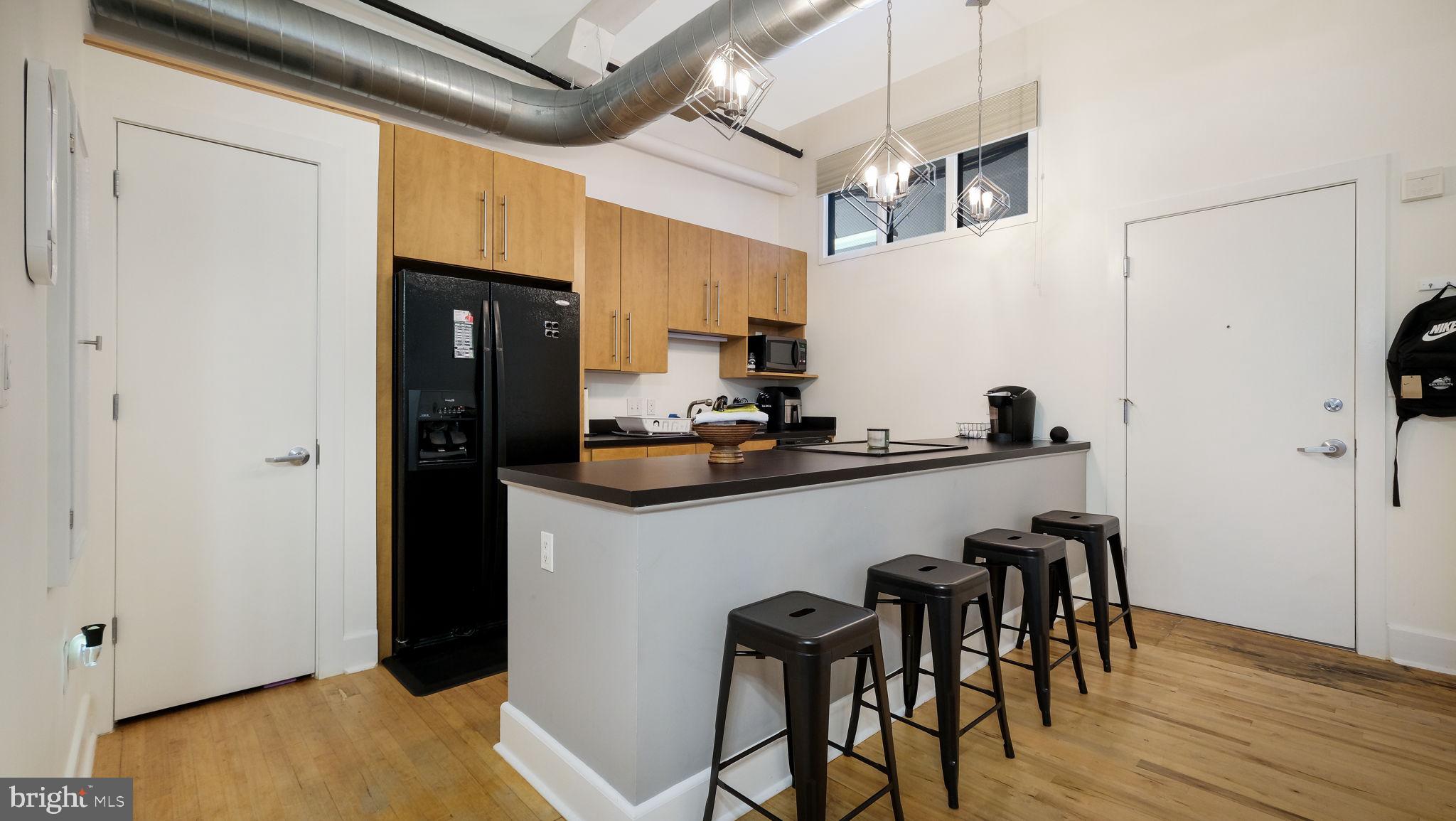 200 Lincoln Ave #211