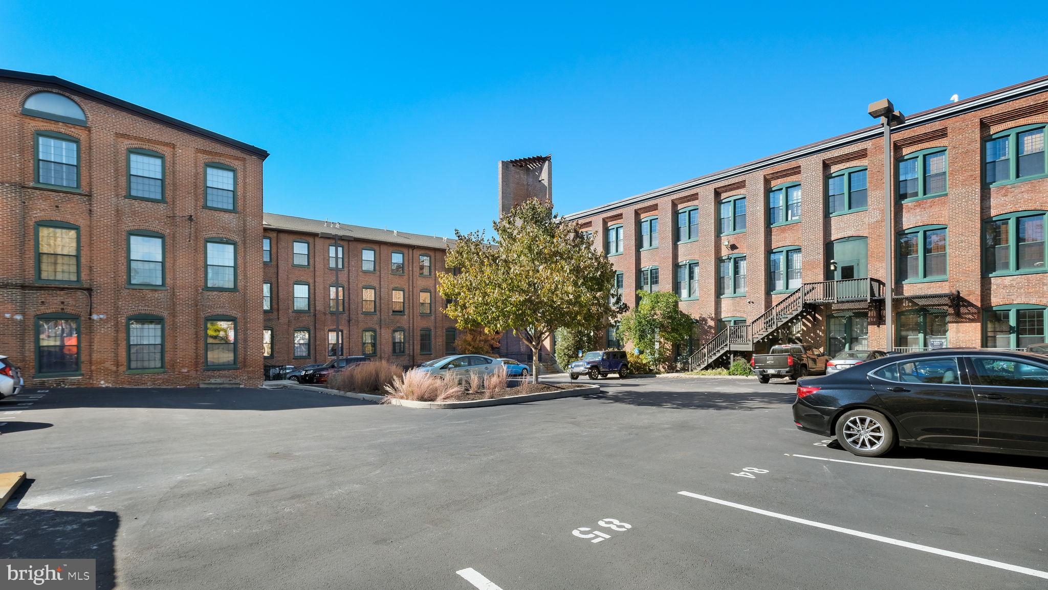 200 Lincoln Ave #211