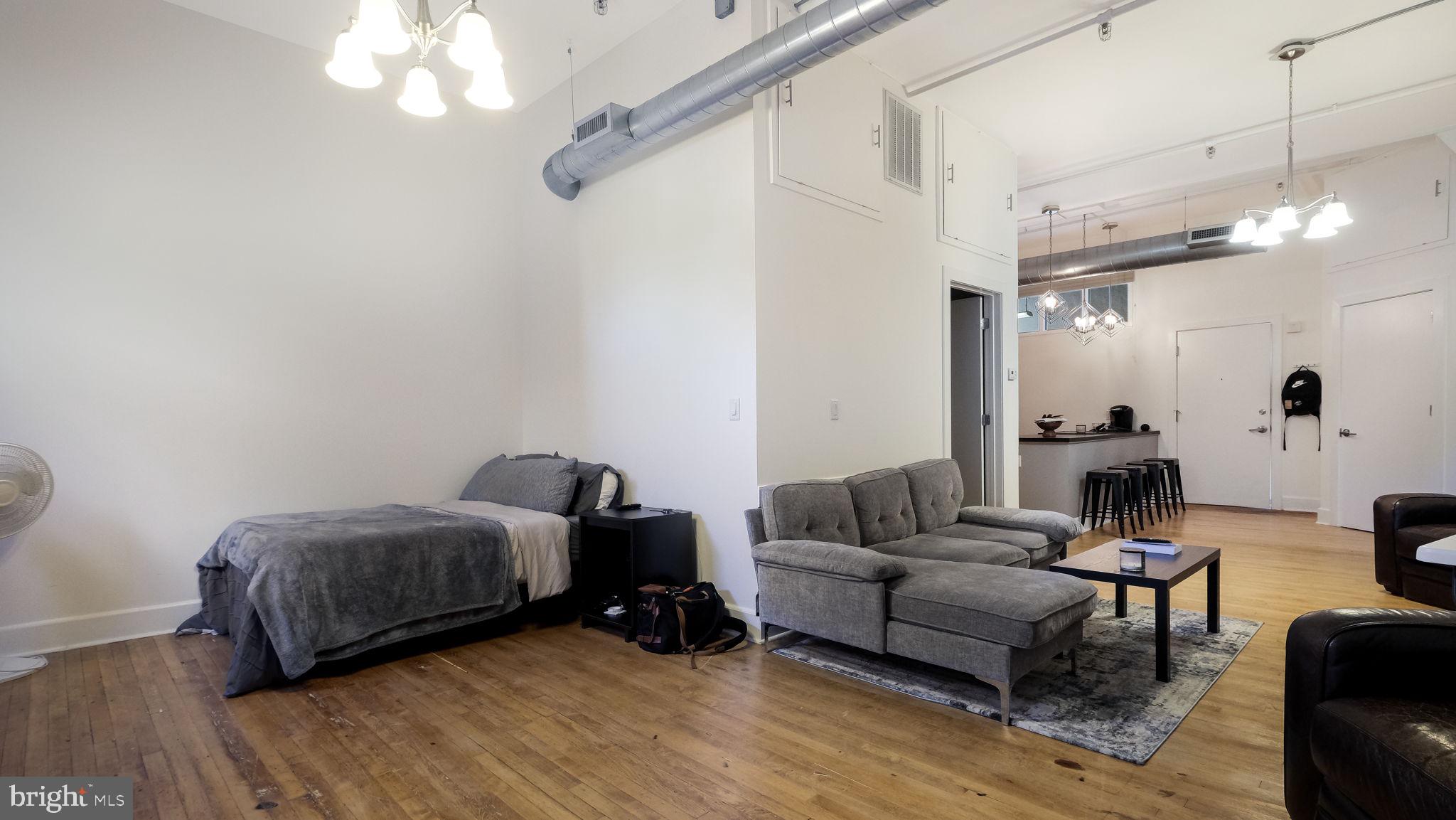 200 Lincoln Ave #211