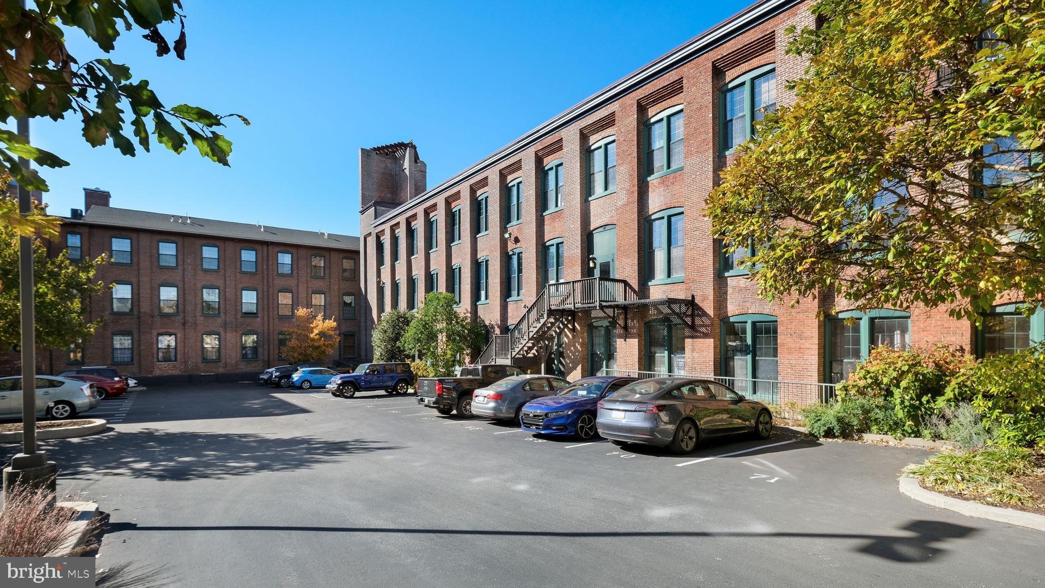 200 Lincoln Ave #211