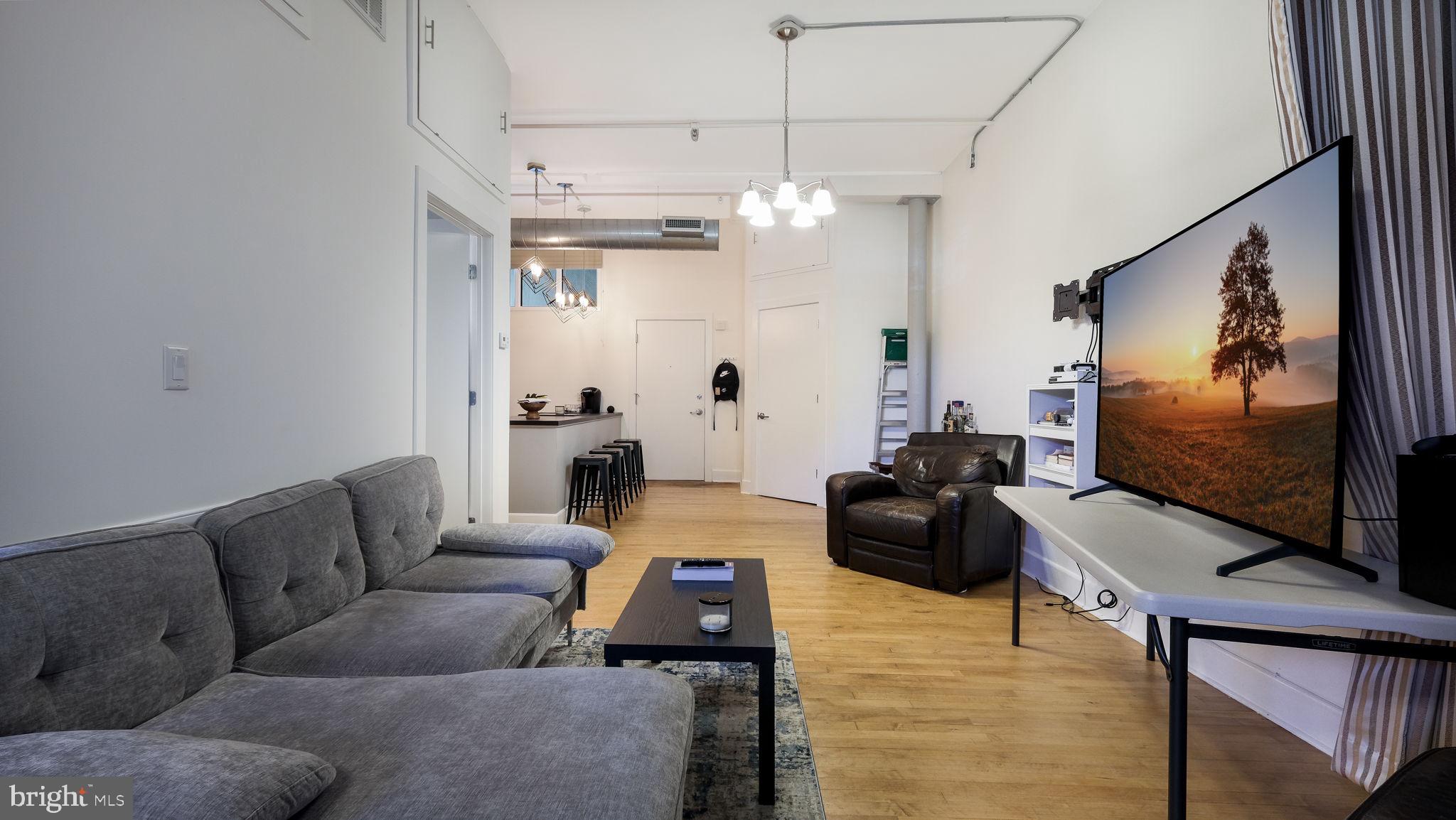200 Lincoln Ave #211