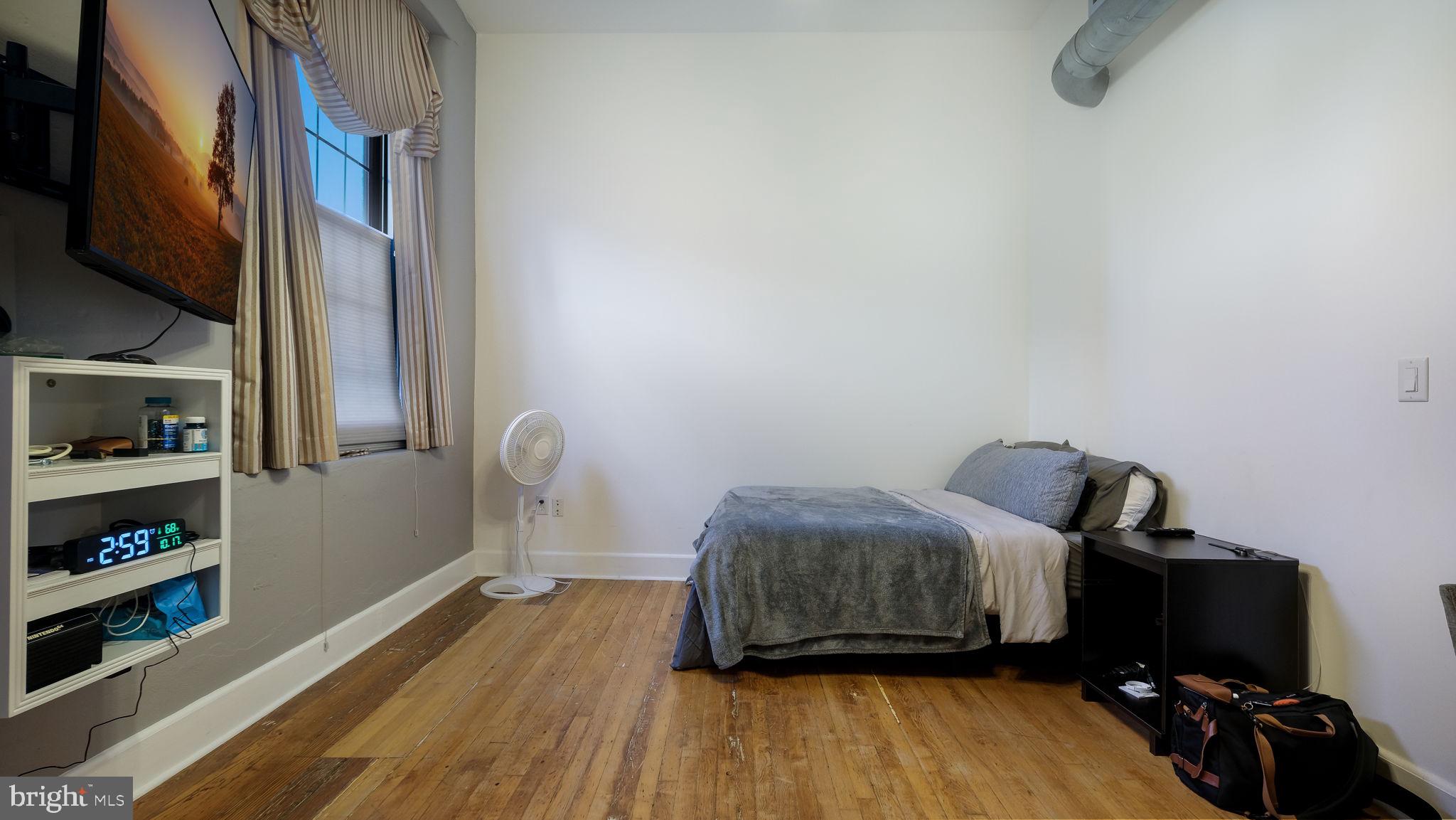 200 Lincoln Ave #211