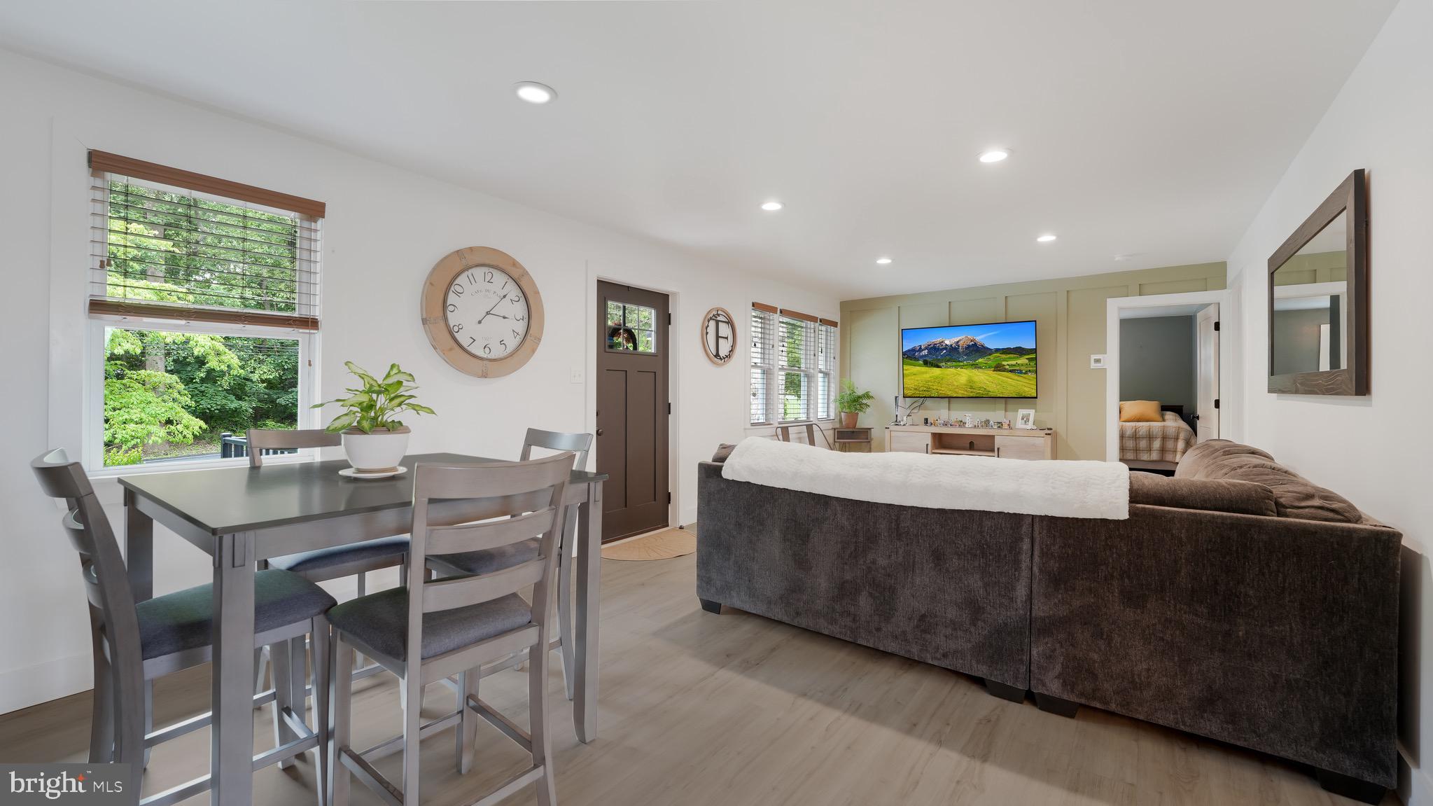 3105 E Kings Hwy