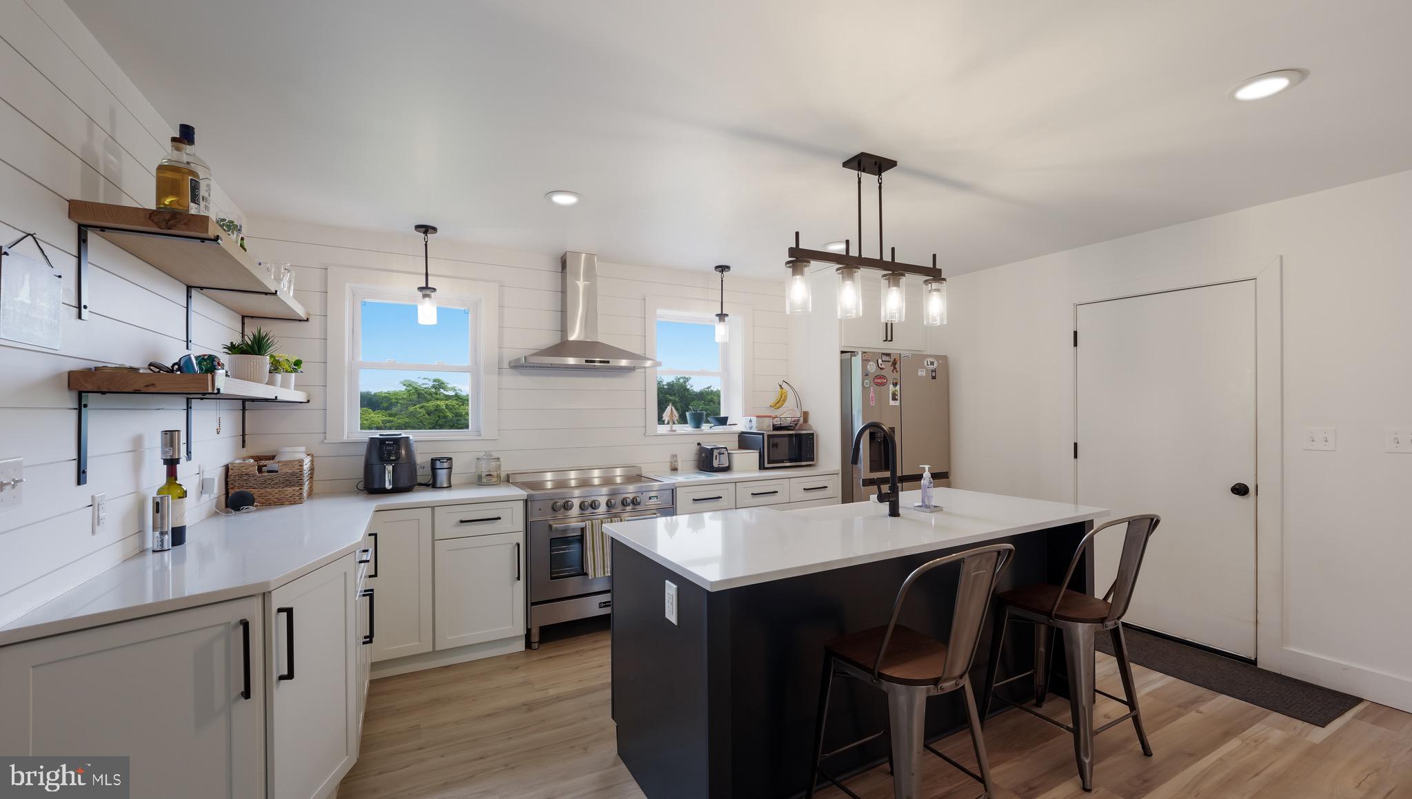 3105 E Kings Hwy