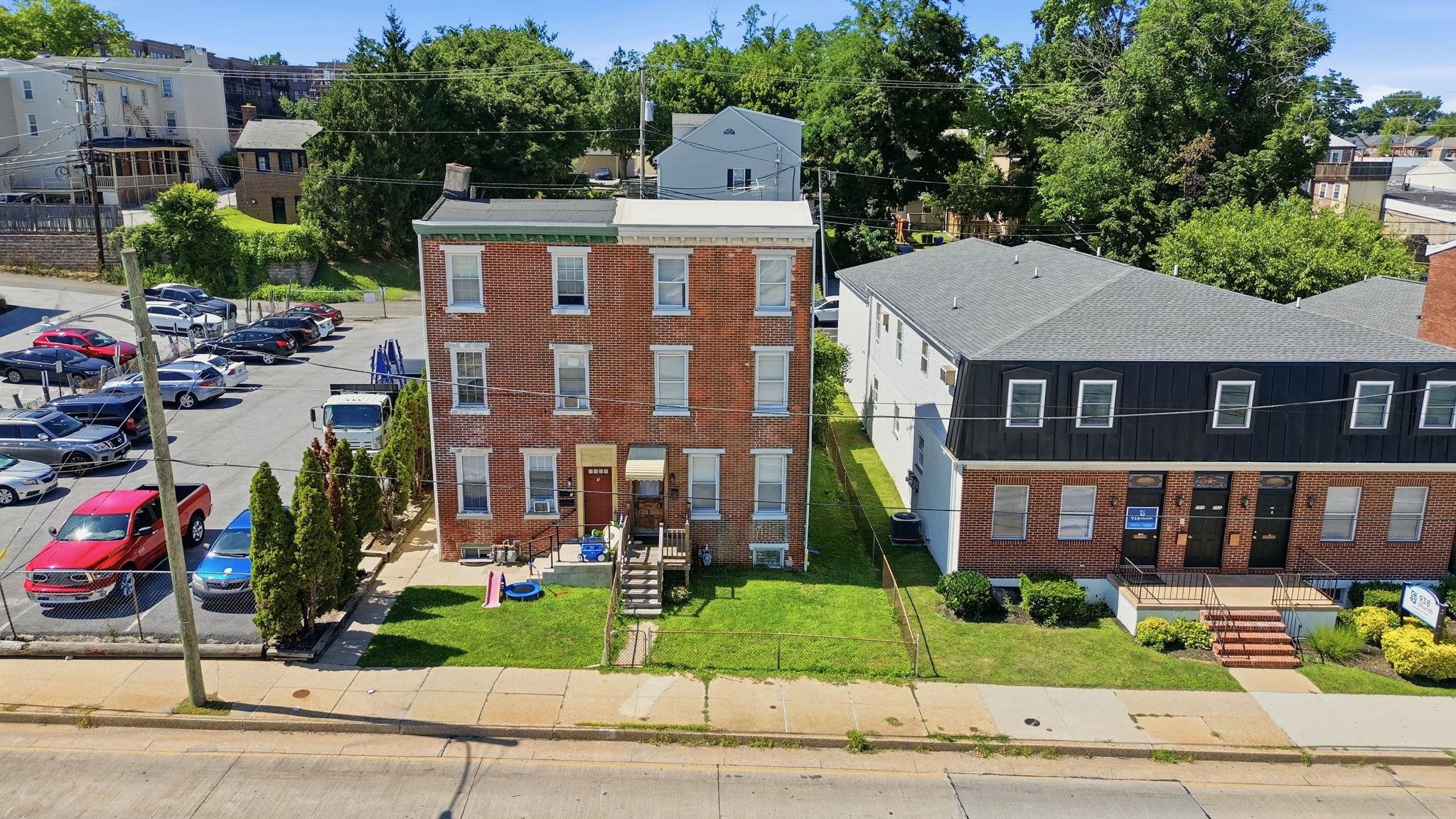 251 E MARKET ST