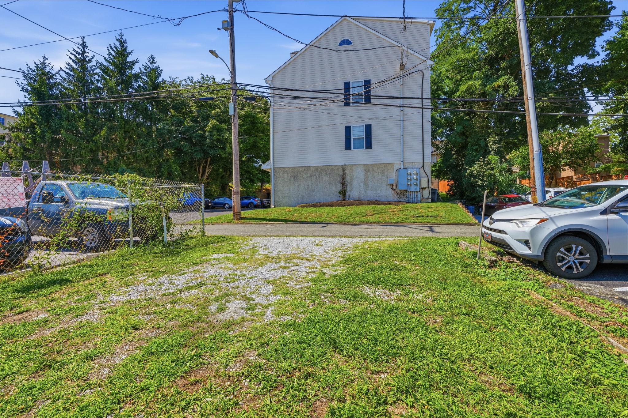 251 E MARKET ST