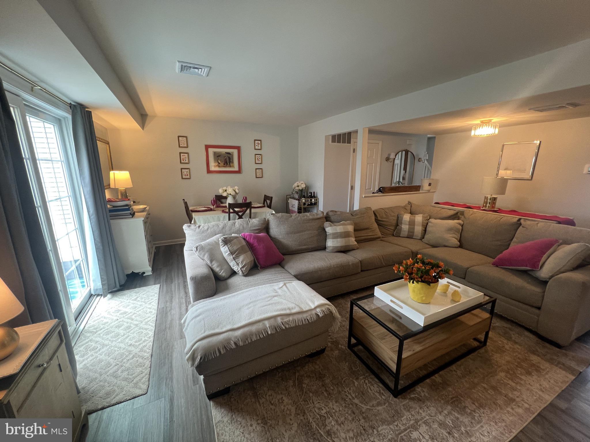 1335 CAMBRIDGE CT
