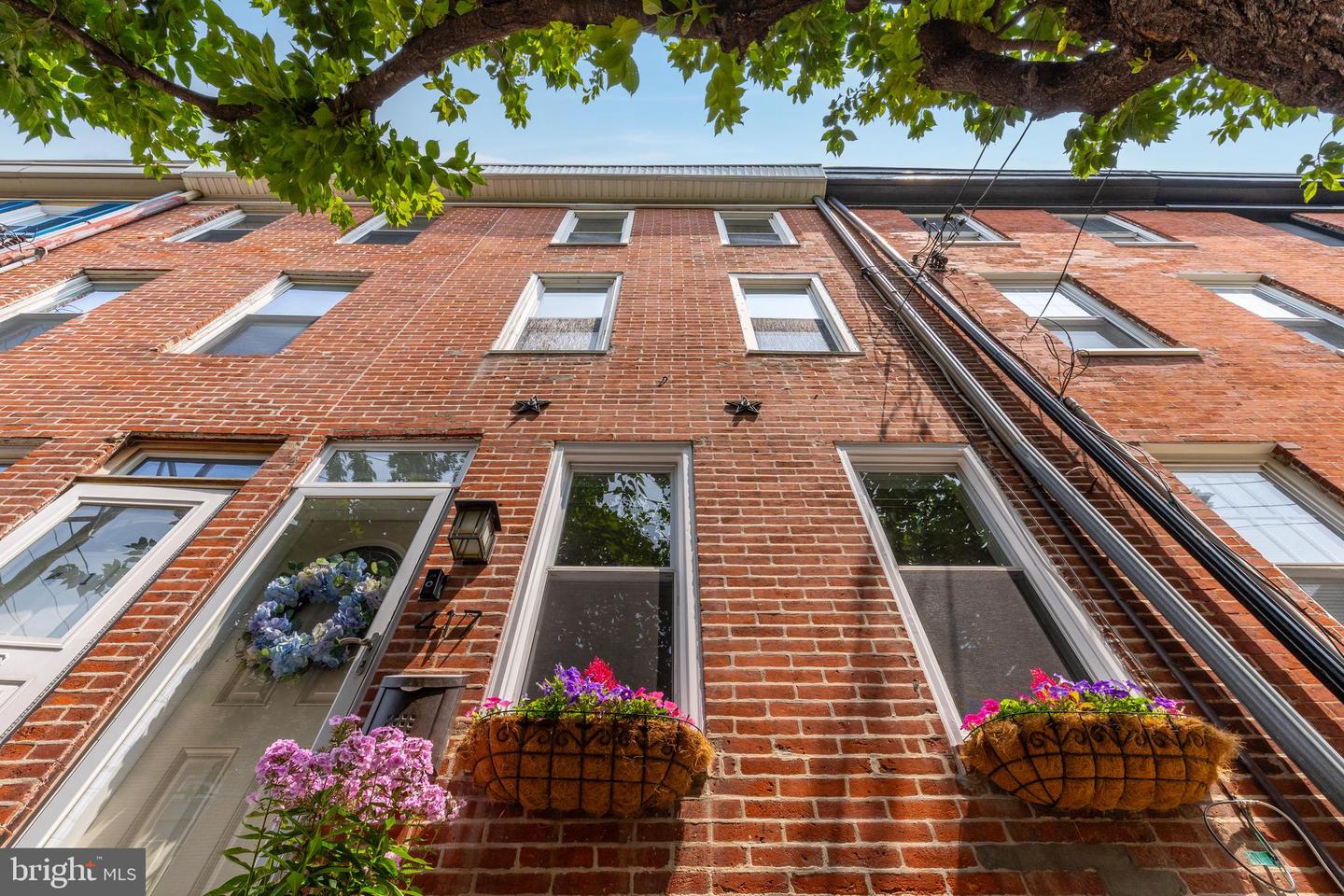 417 W George St