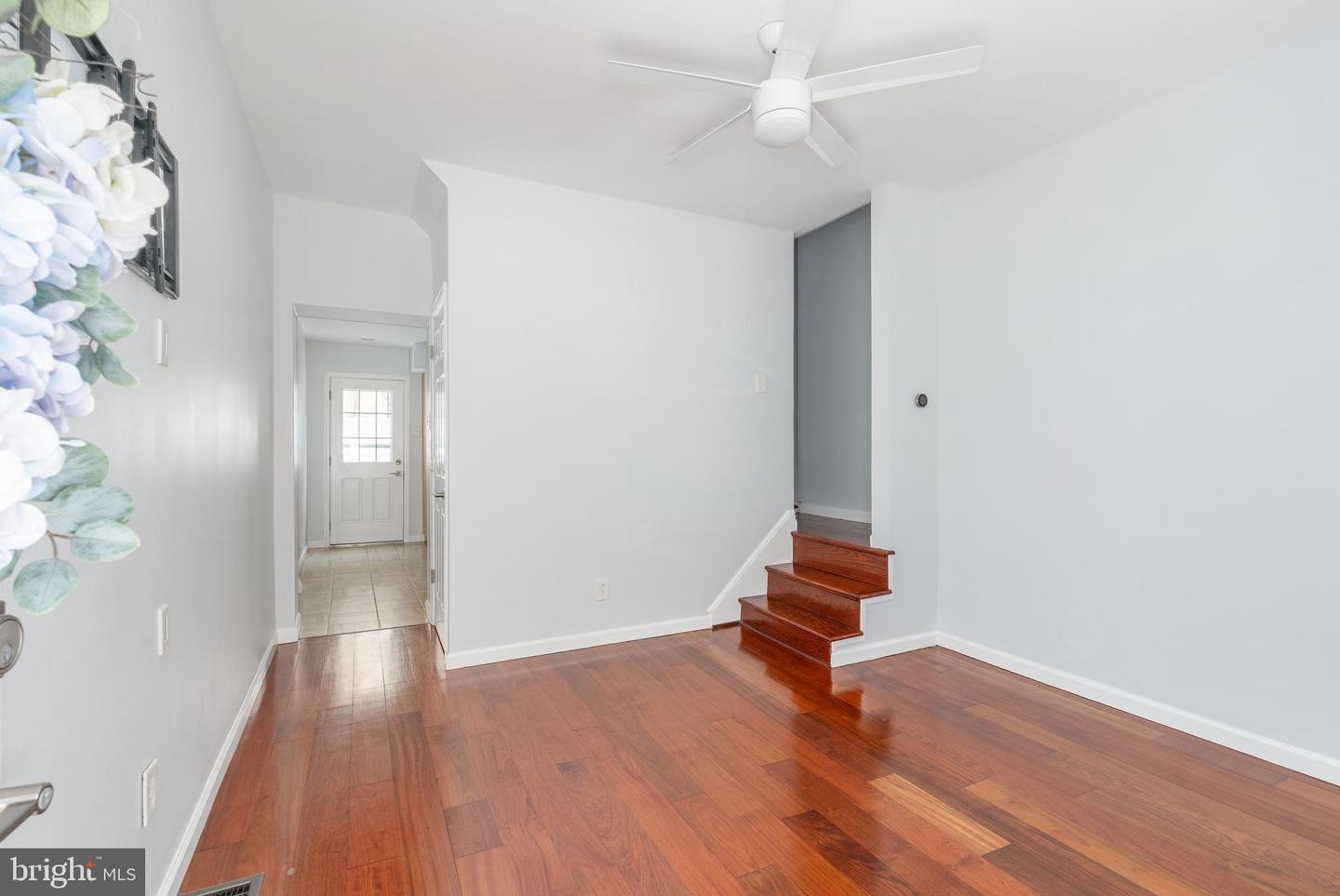 417 W George St