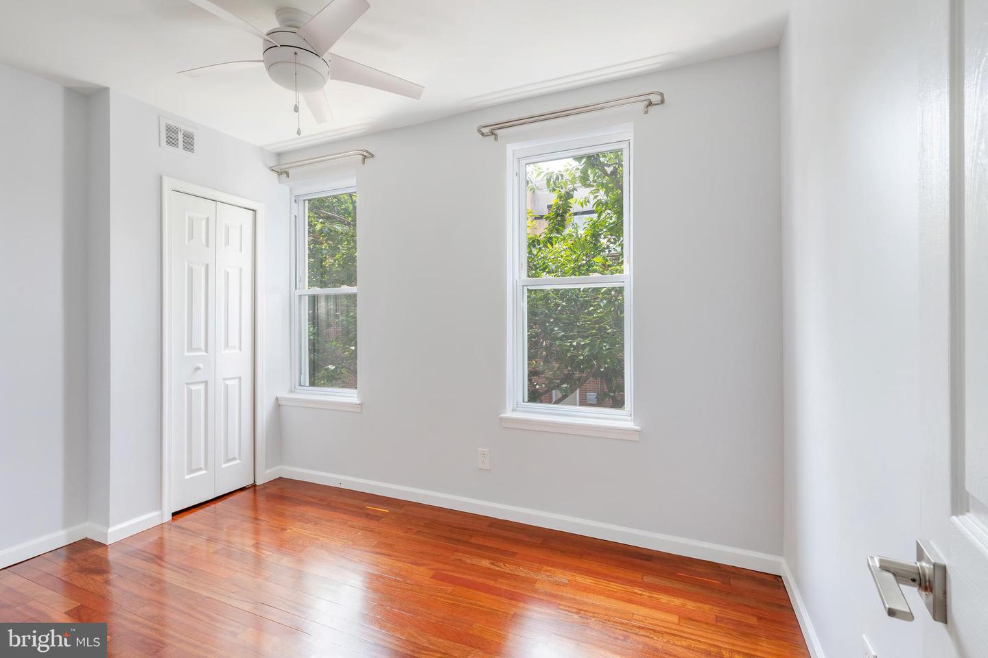 417 W George St