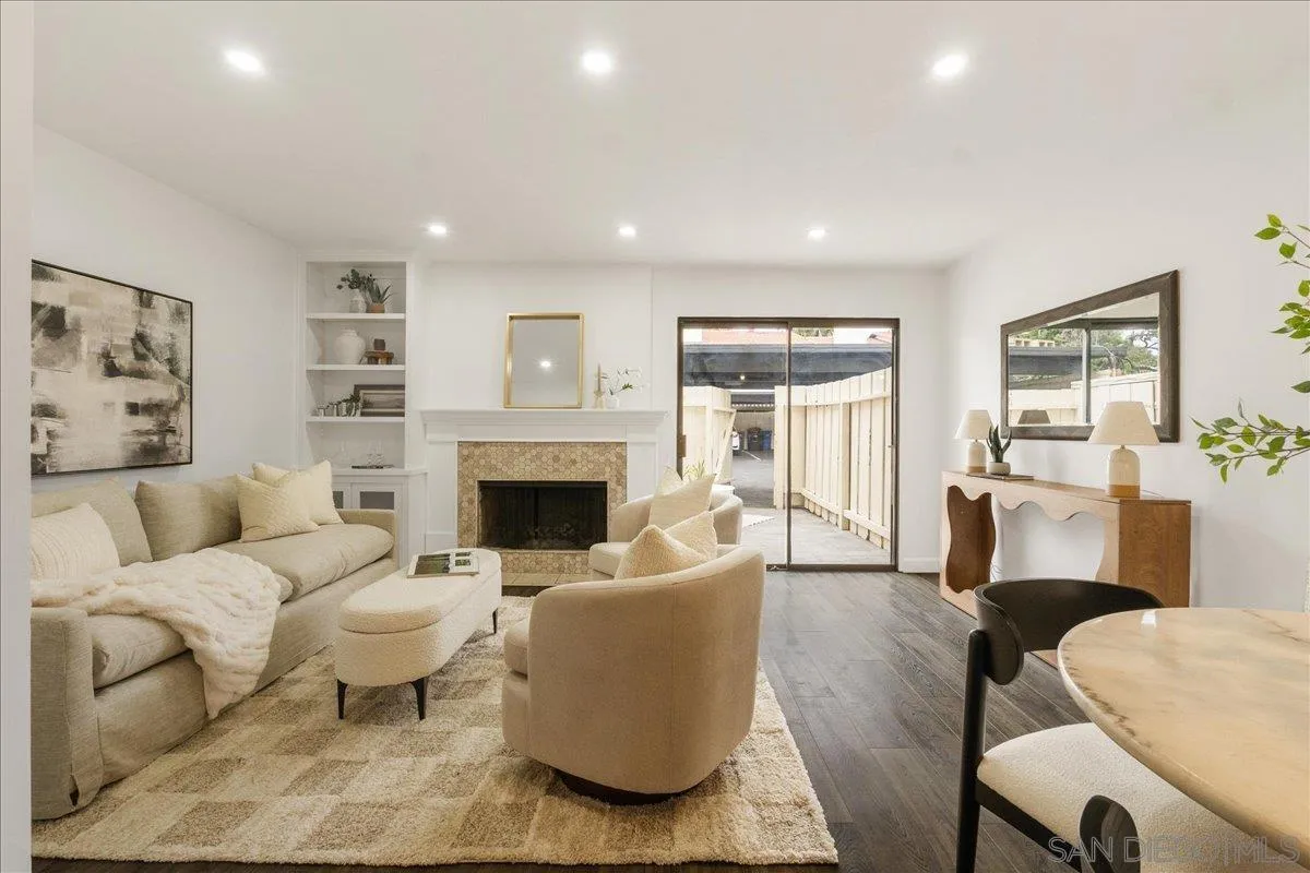 3288 Loma Riviera Dr