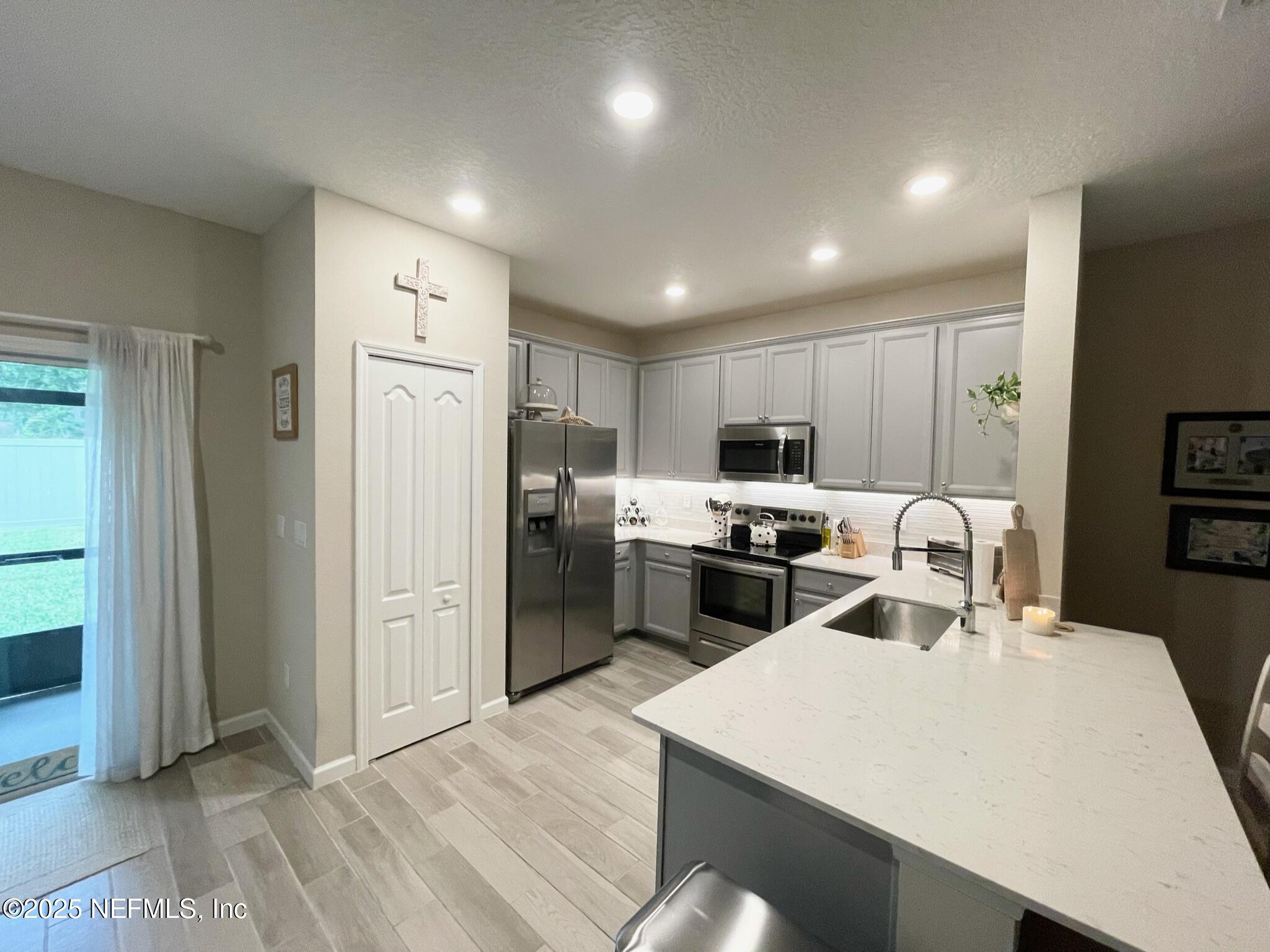 2555 SANDY DUNE Drive