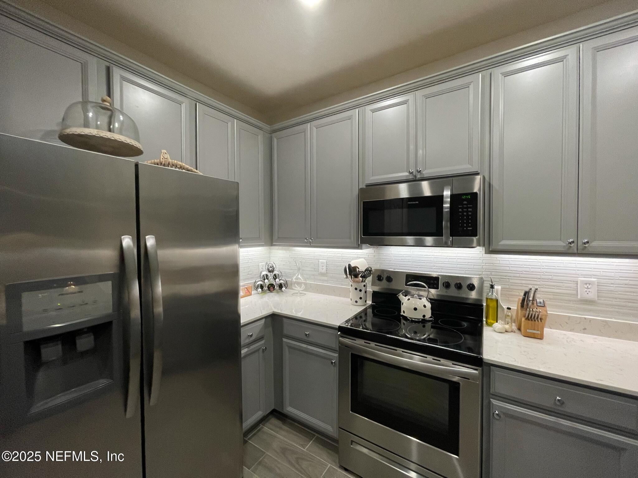2555 SANDY DUNE Drive