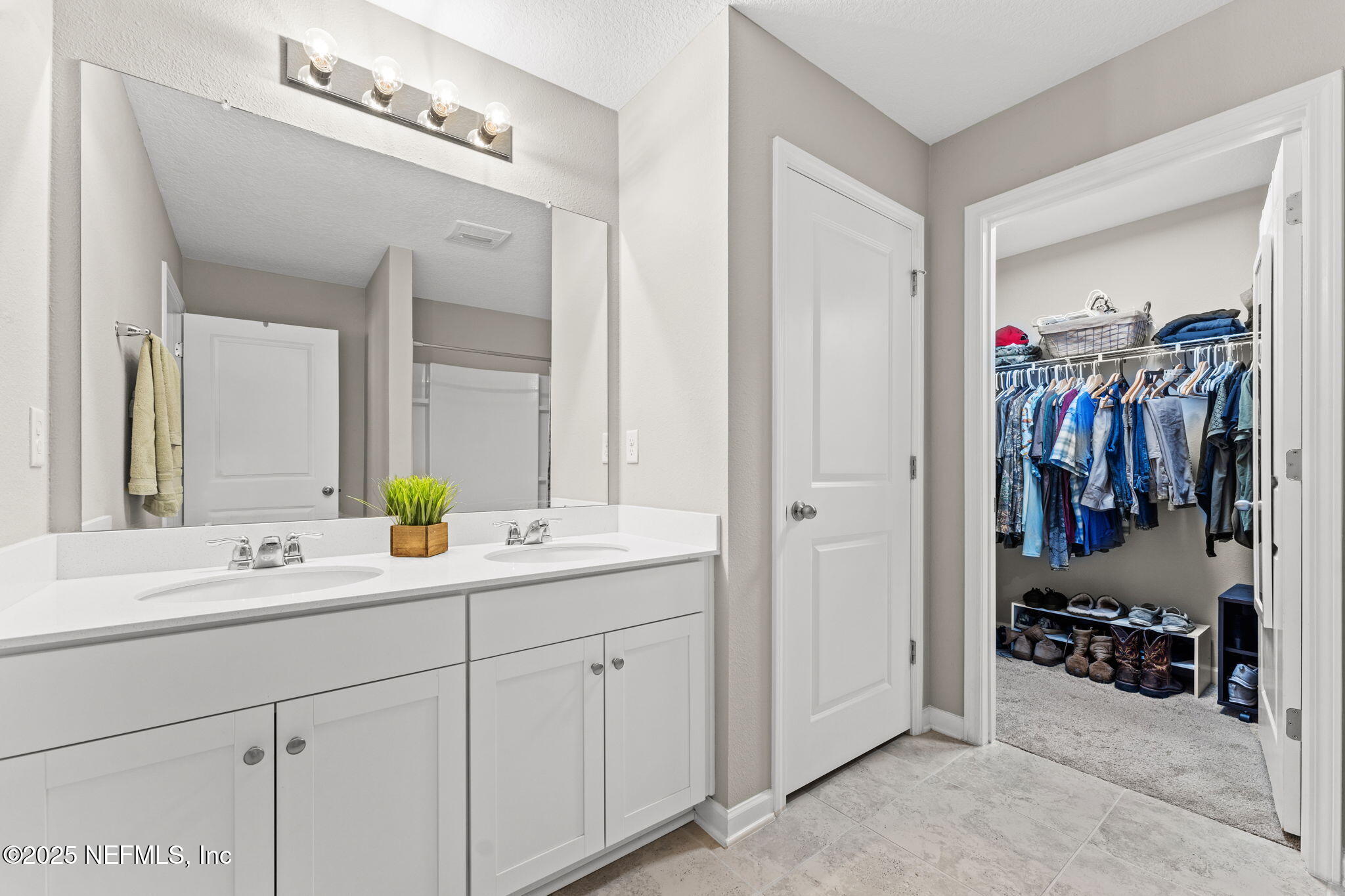 12575 CREEKSIDE MANOR Drive