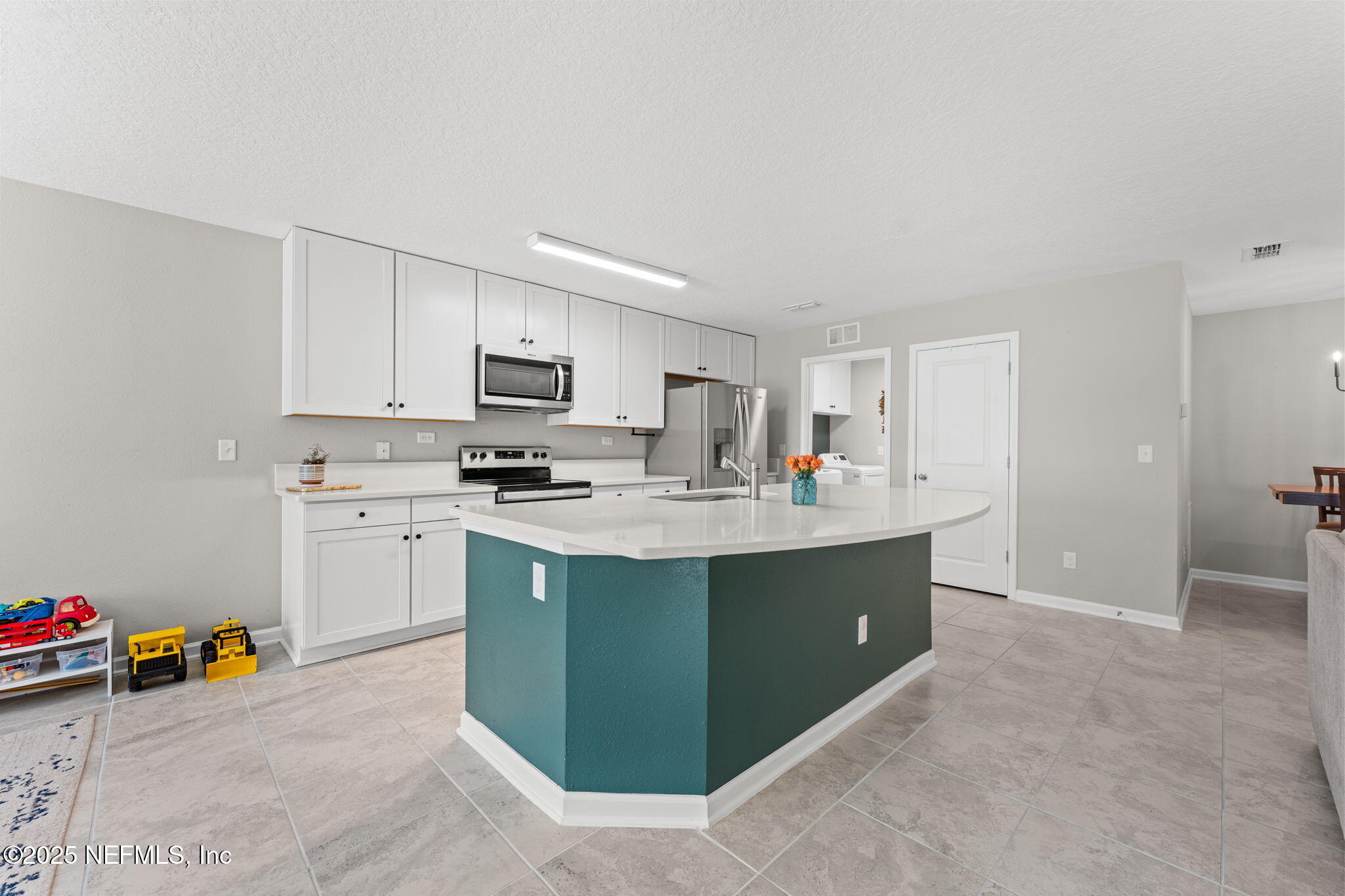 12575 CREEKSIDE MANOR Drive