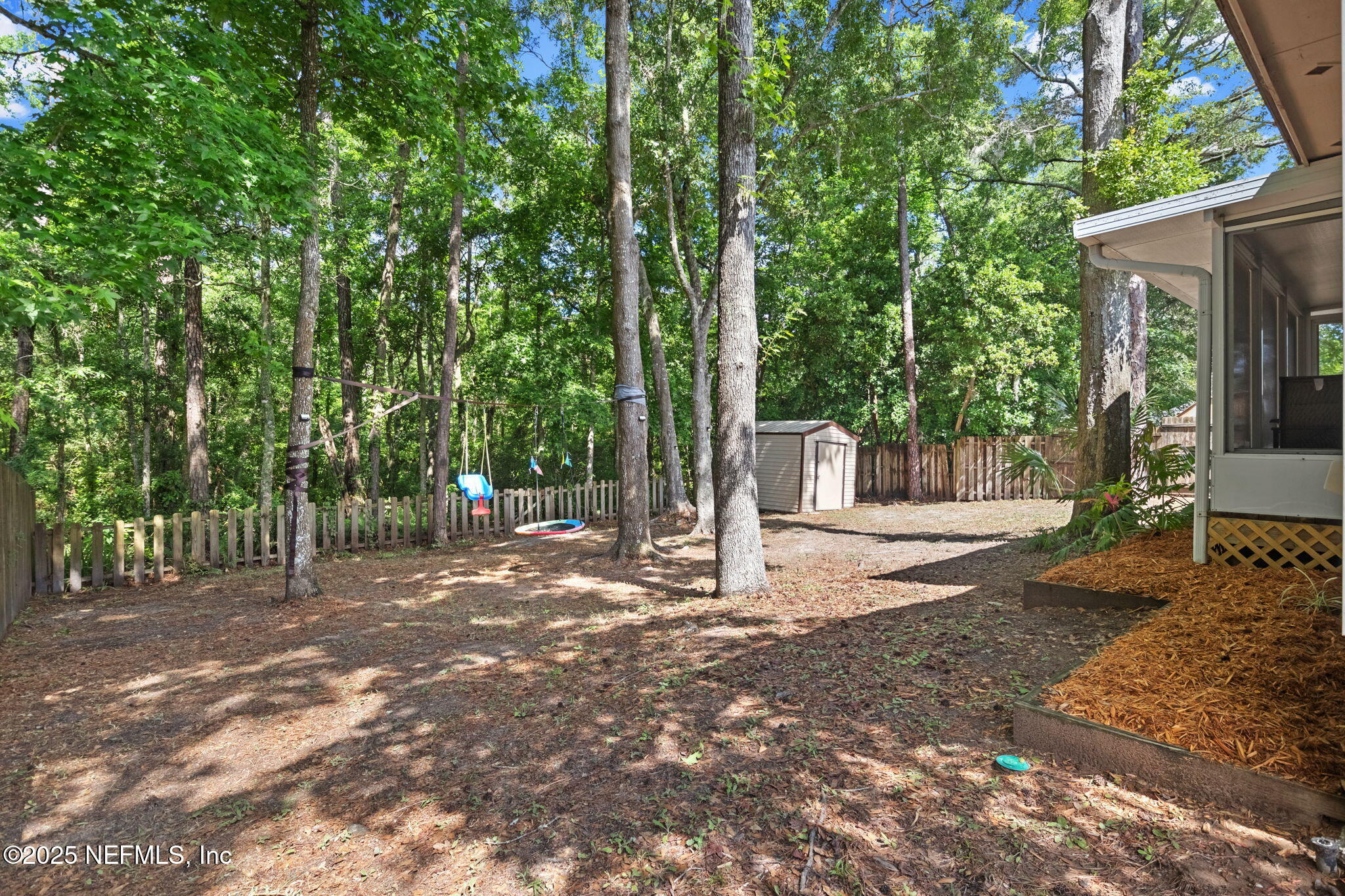 952 LONG LAKE Drive